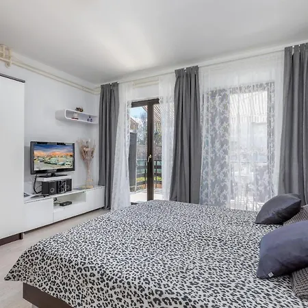 Dany Apartment Fazana Exterior photo